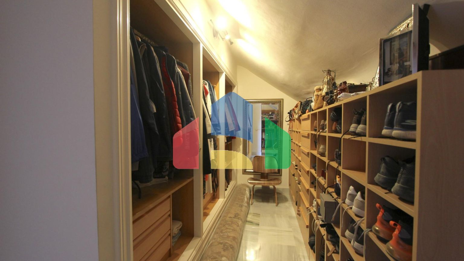 Просторный пентхаус с панорамным видом на море в Бенаависе