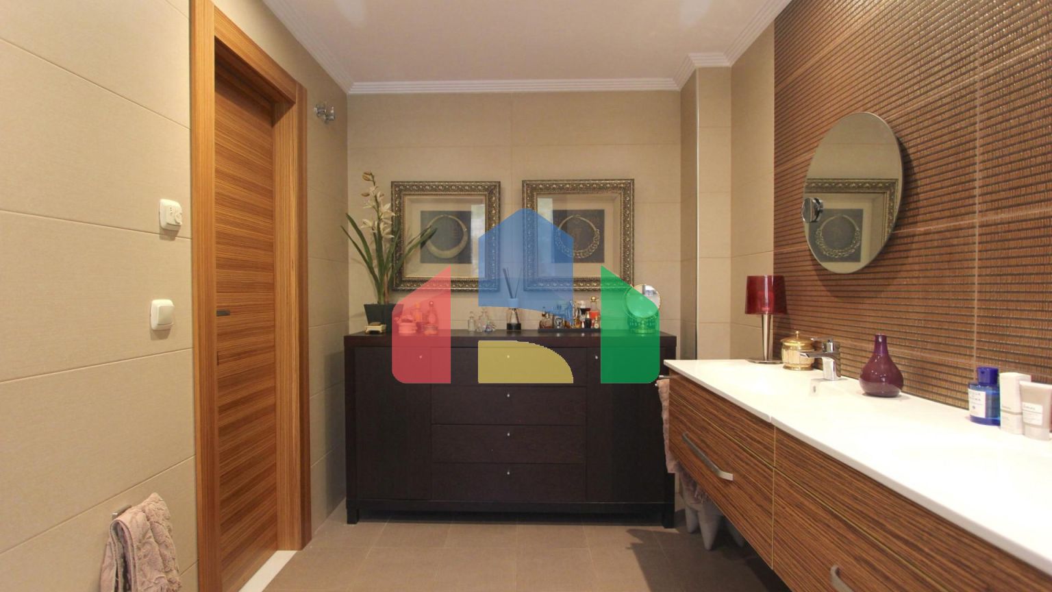 Просторный пентхаус с панорамным видом на море в Бенаависе