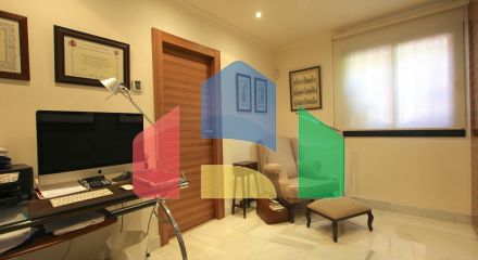 Просторный пентхаус с панорамным видом на море в Бенаависе