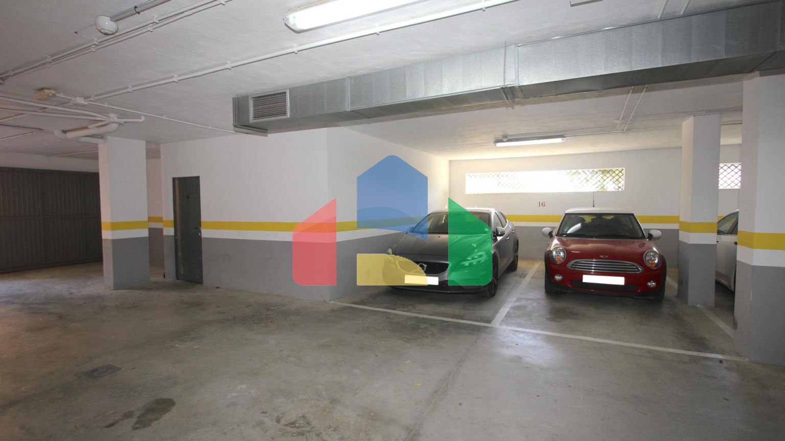 Просторный пентхаус с панорамным видом на море в Бенаависе