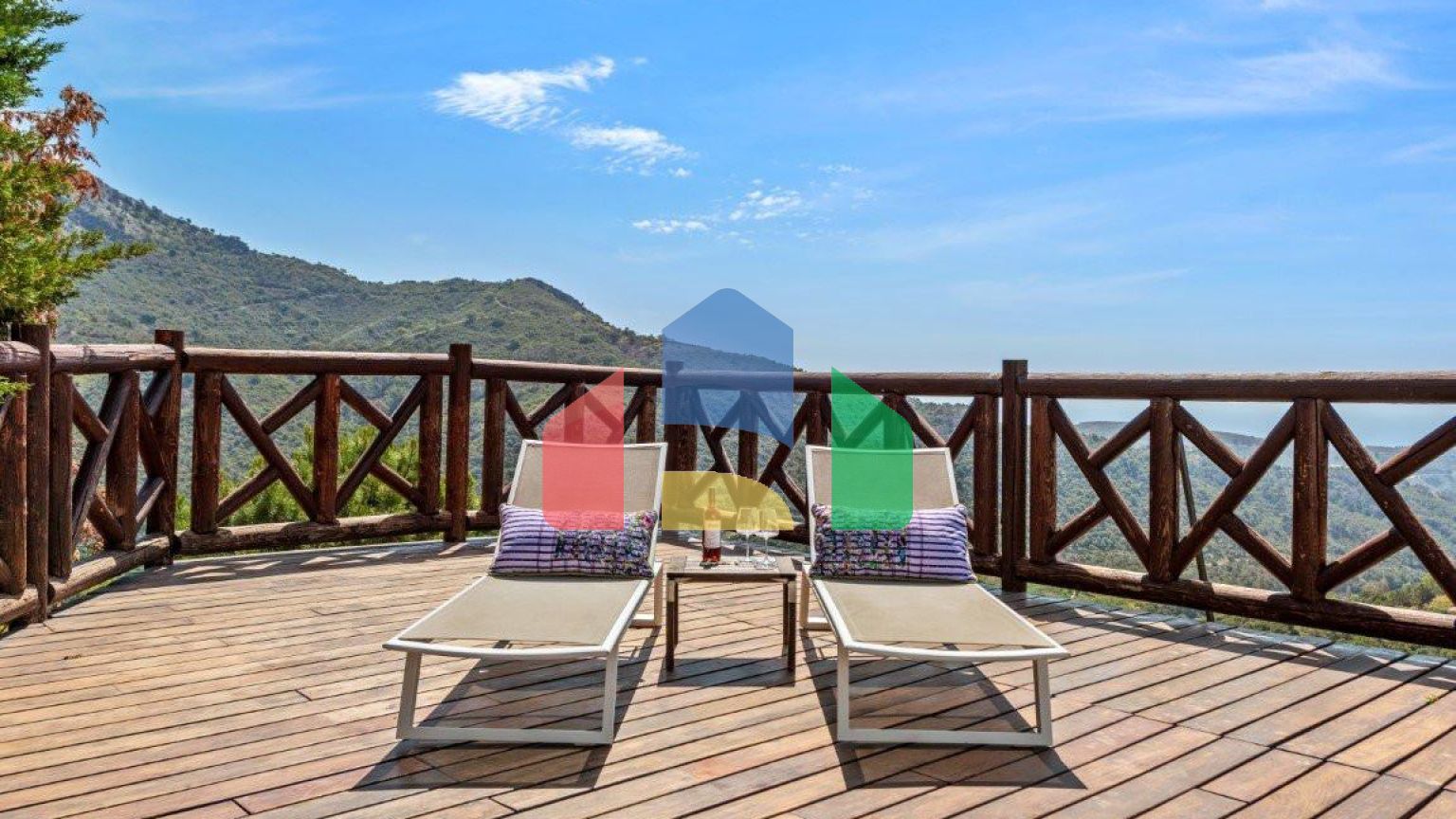 Роскошная вилла с панорамным видом в Бенахависе