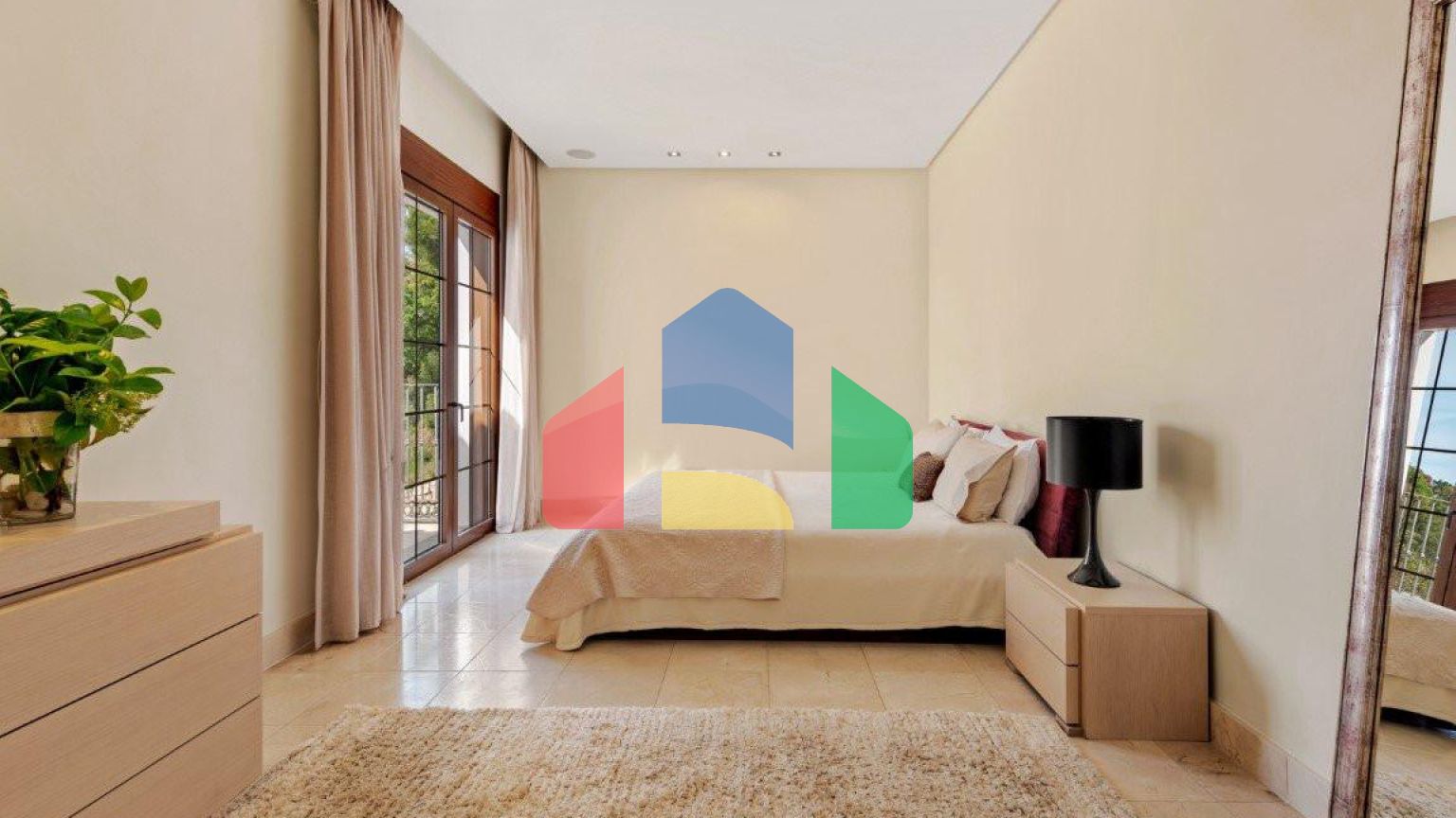 Роскошная вилла с панорамным видом в Бенахависе