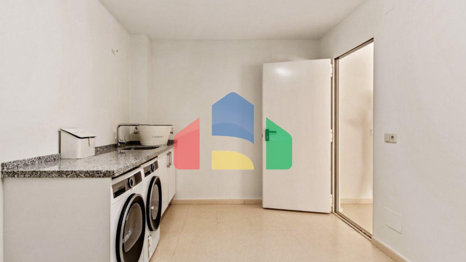 Роскошная вилла с панорамным видом в Бенахависе