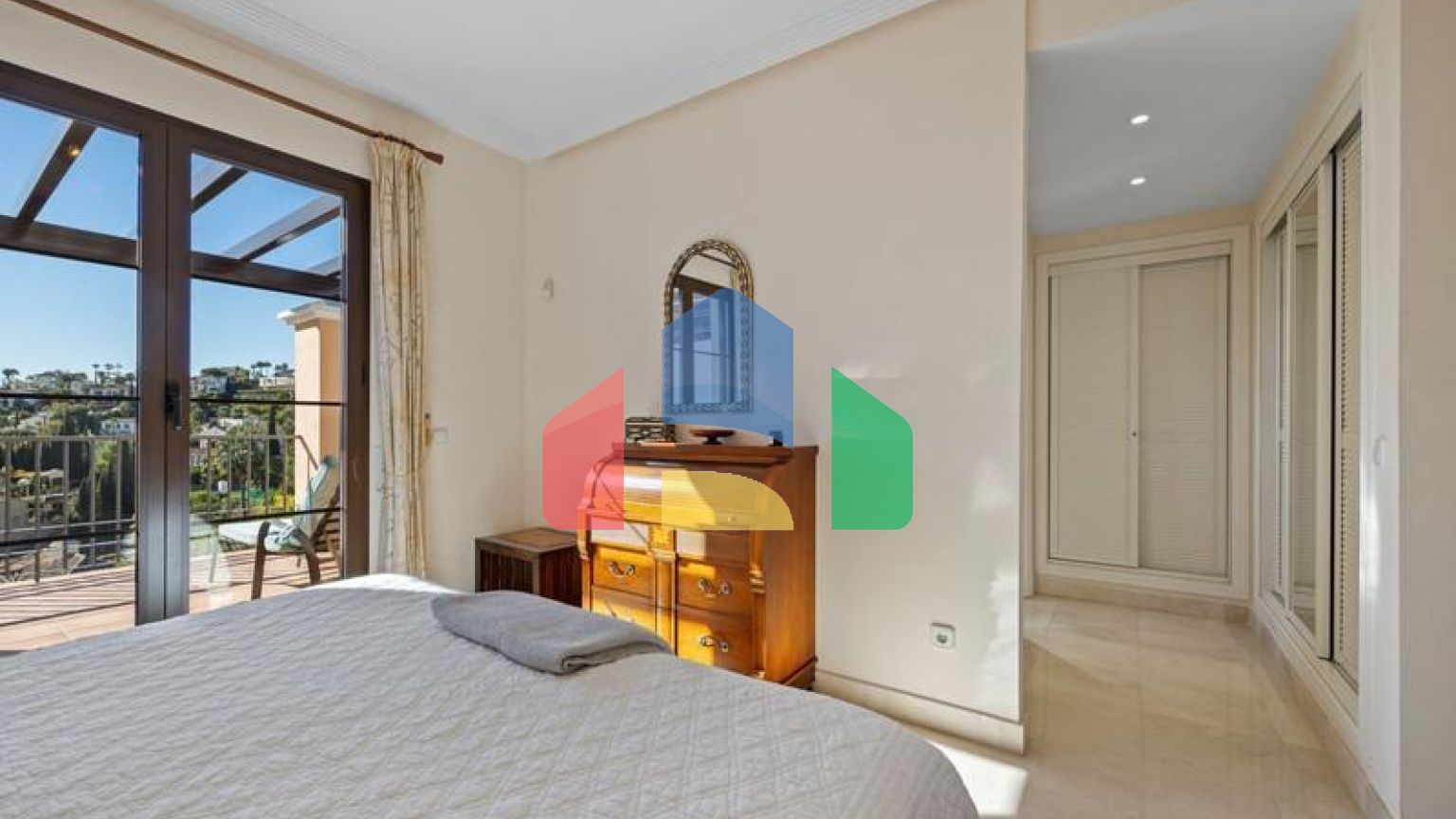 Таунхаус на продажу в Los Arqueros