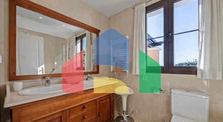 Таунхаус на продажу в Los Arqueros