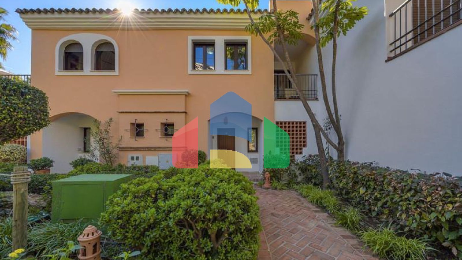 Таунхаус на продажу в Los Arqueros