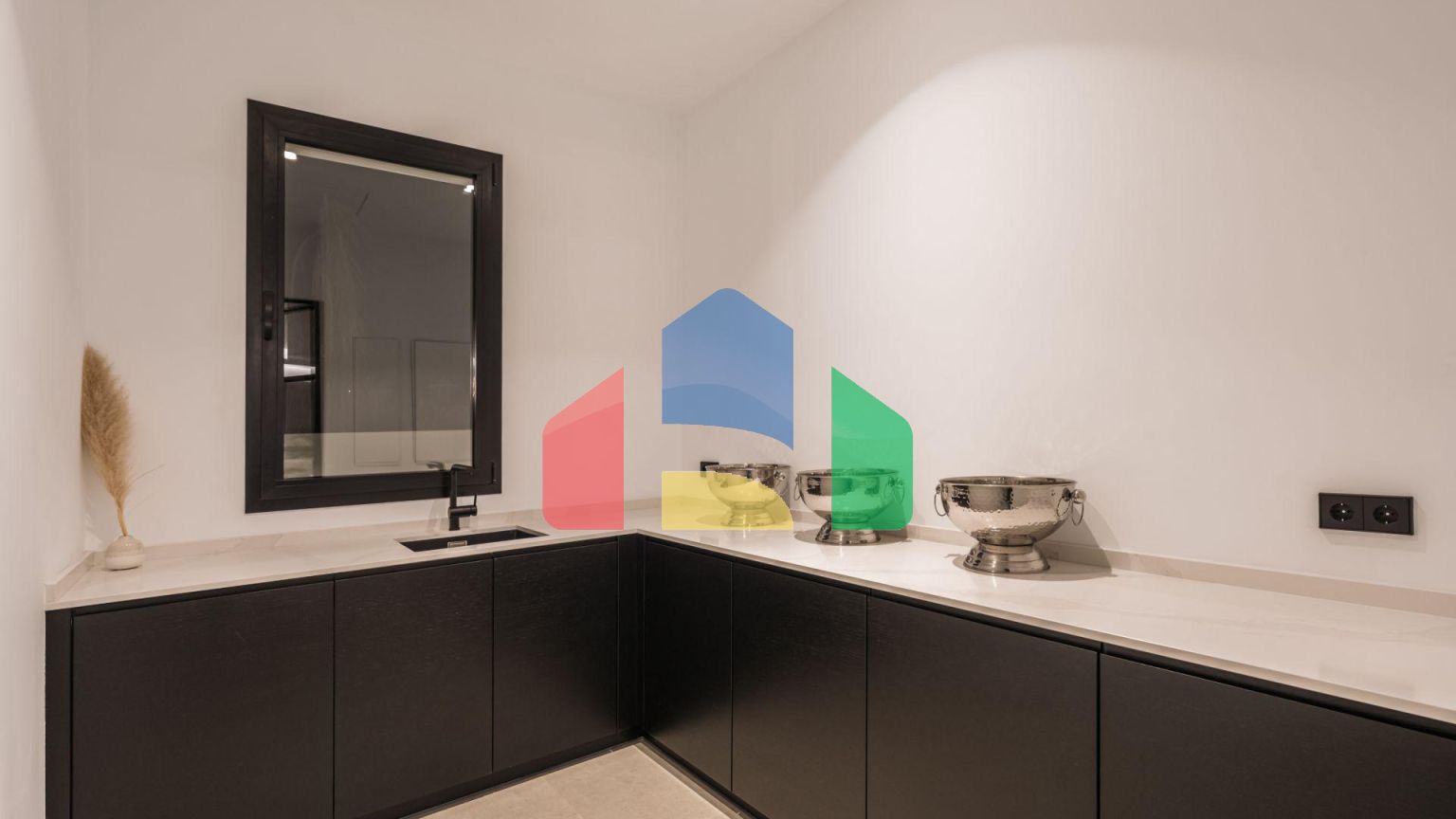 Эксклюзивная роскошная резиденция с панорамным видом в Benahavis