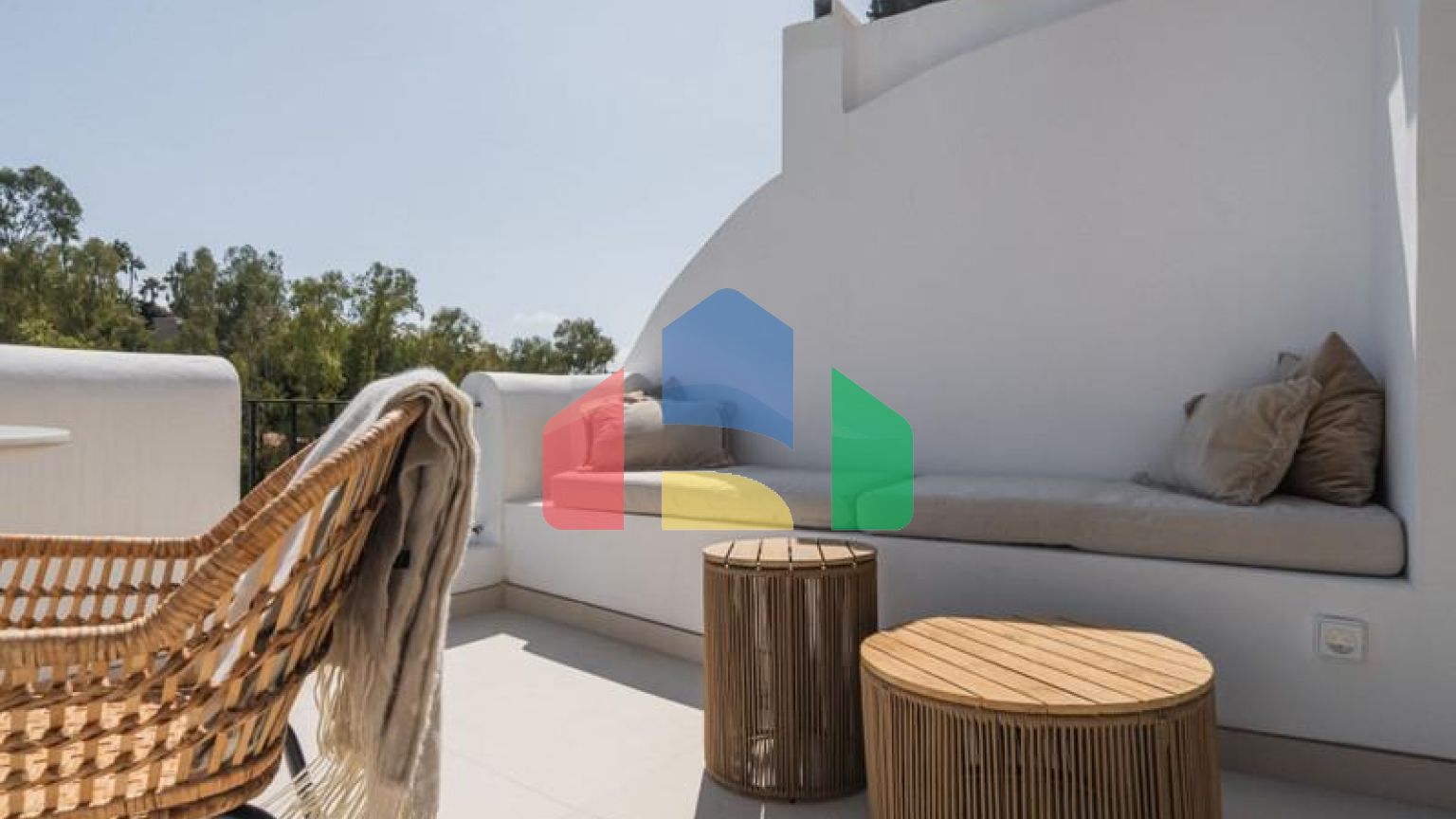 Роскошные апартаменты в Бенахависе