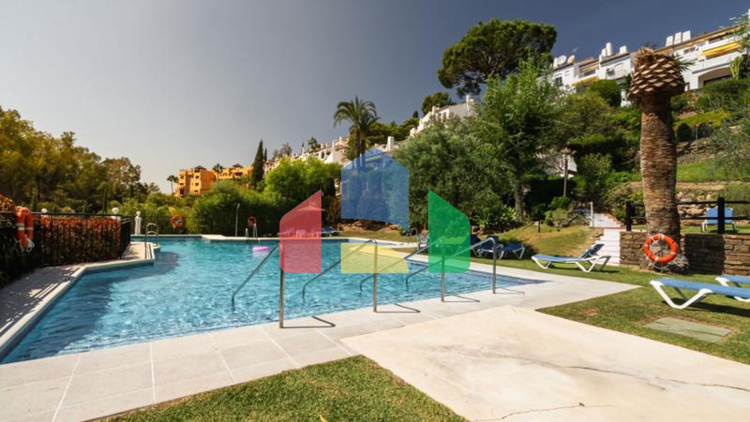 Роскошные апартаменты в Бенахависе