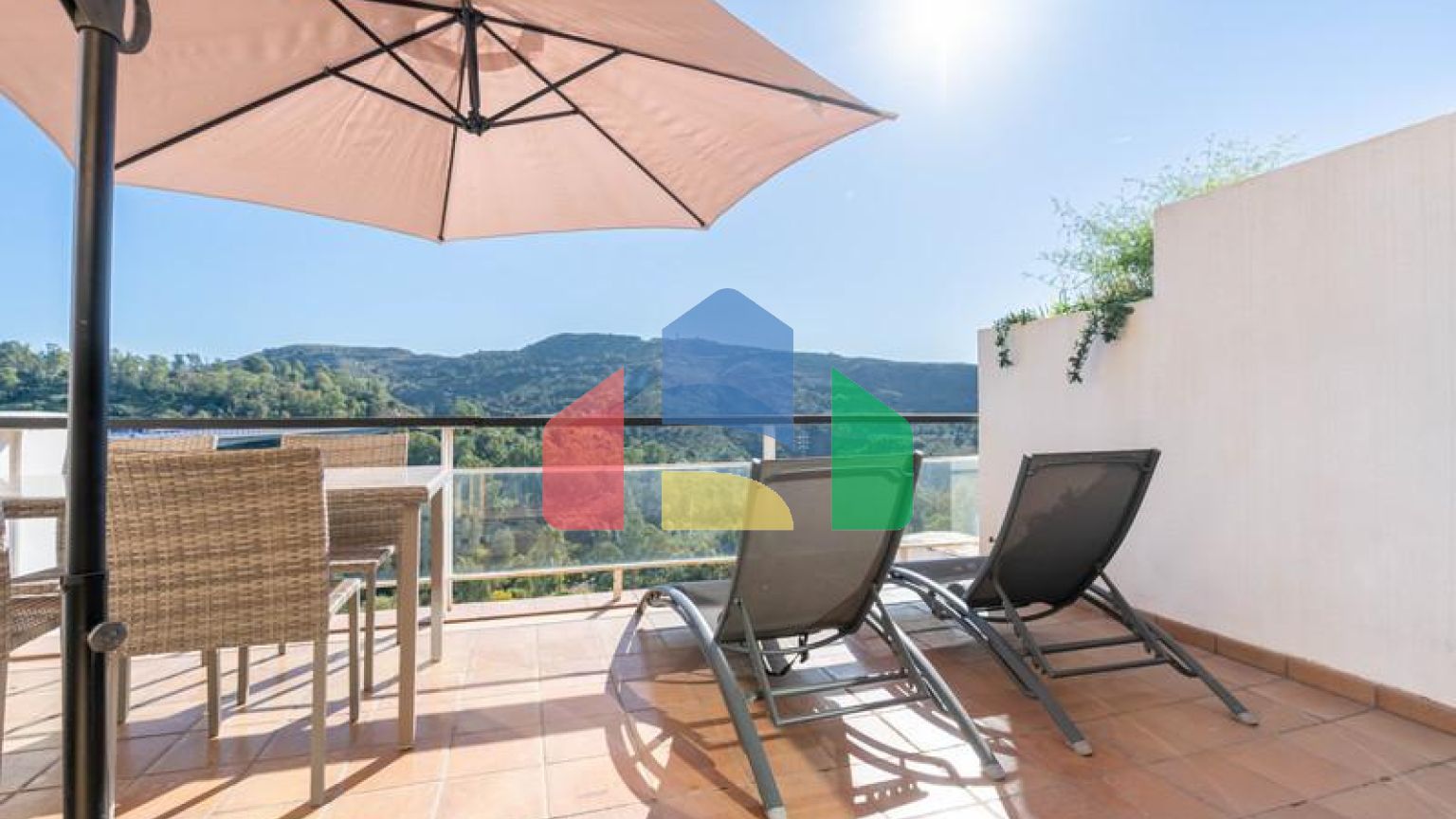 Дуплекс в Бенахависе