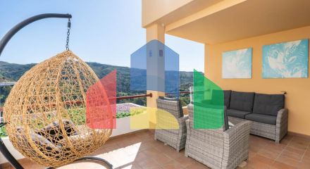 Дуплекс в Бенахависе