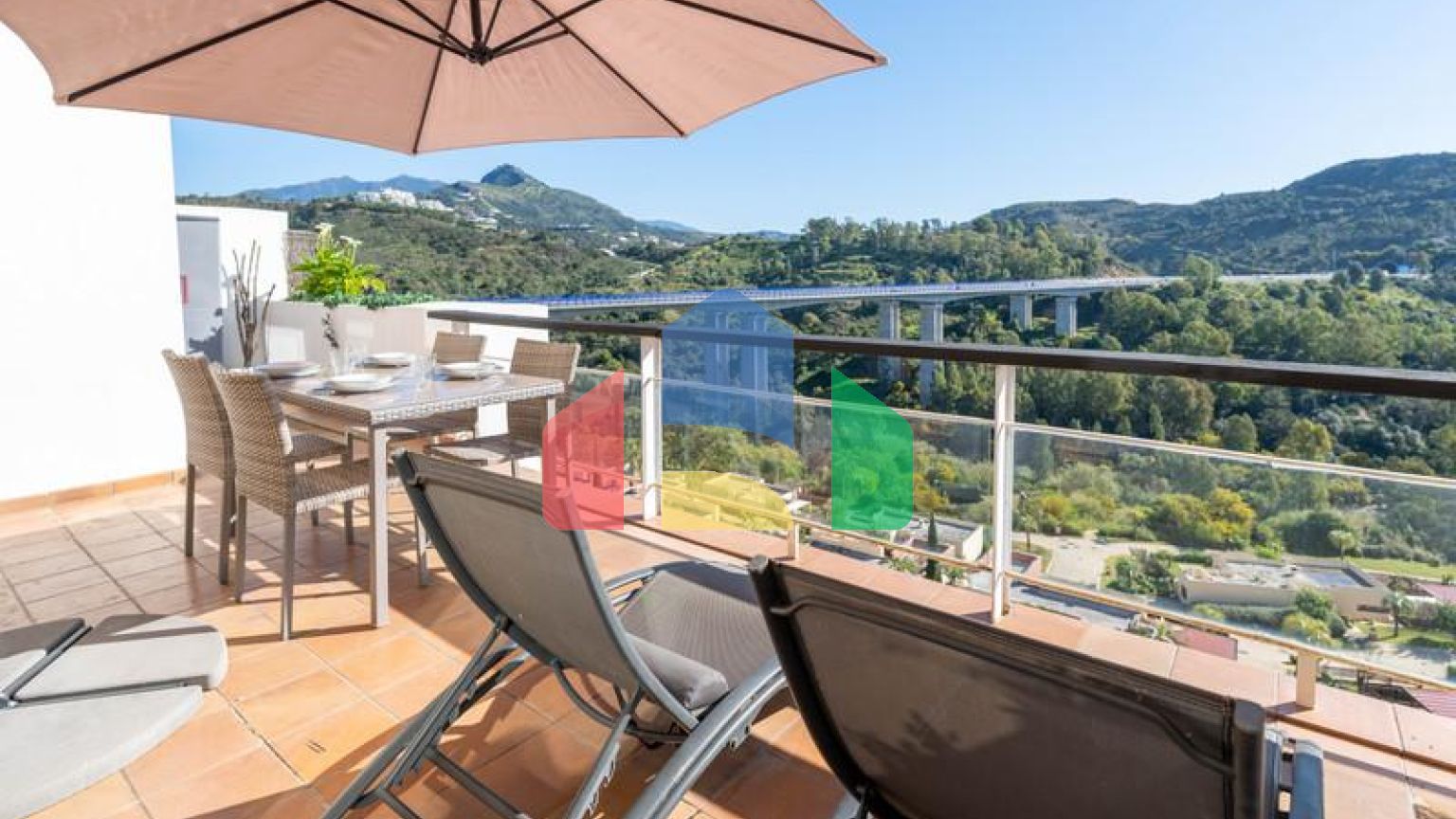 Дуплекс в Бенахависе