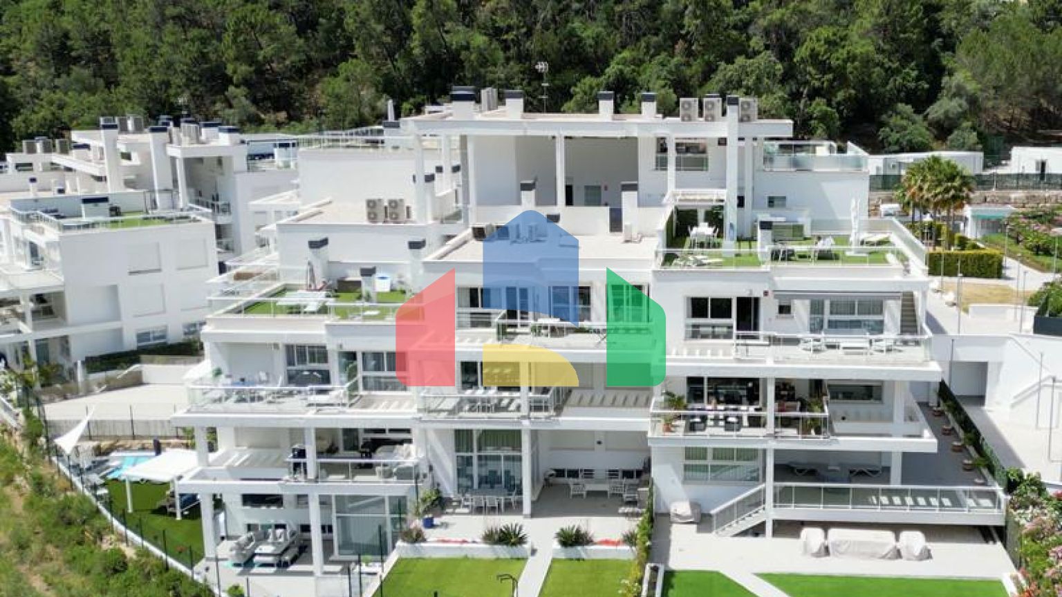 Пентхаус-дуплекс на продажу в Бенахависе