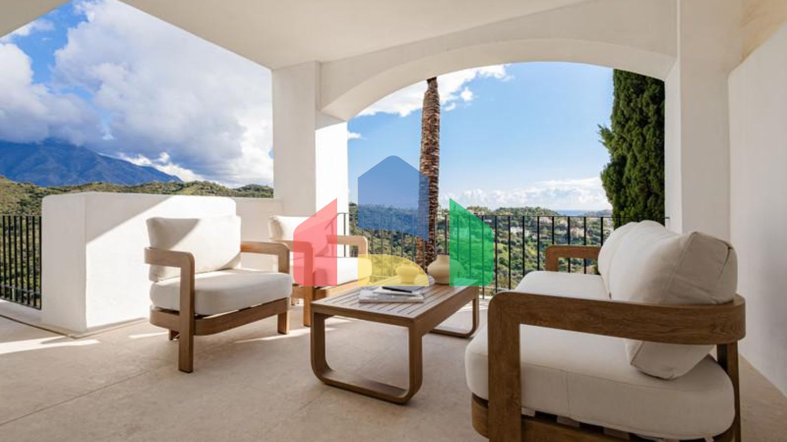 Апартаменты на среднем этаже в La Quinta