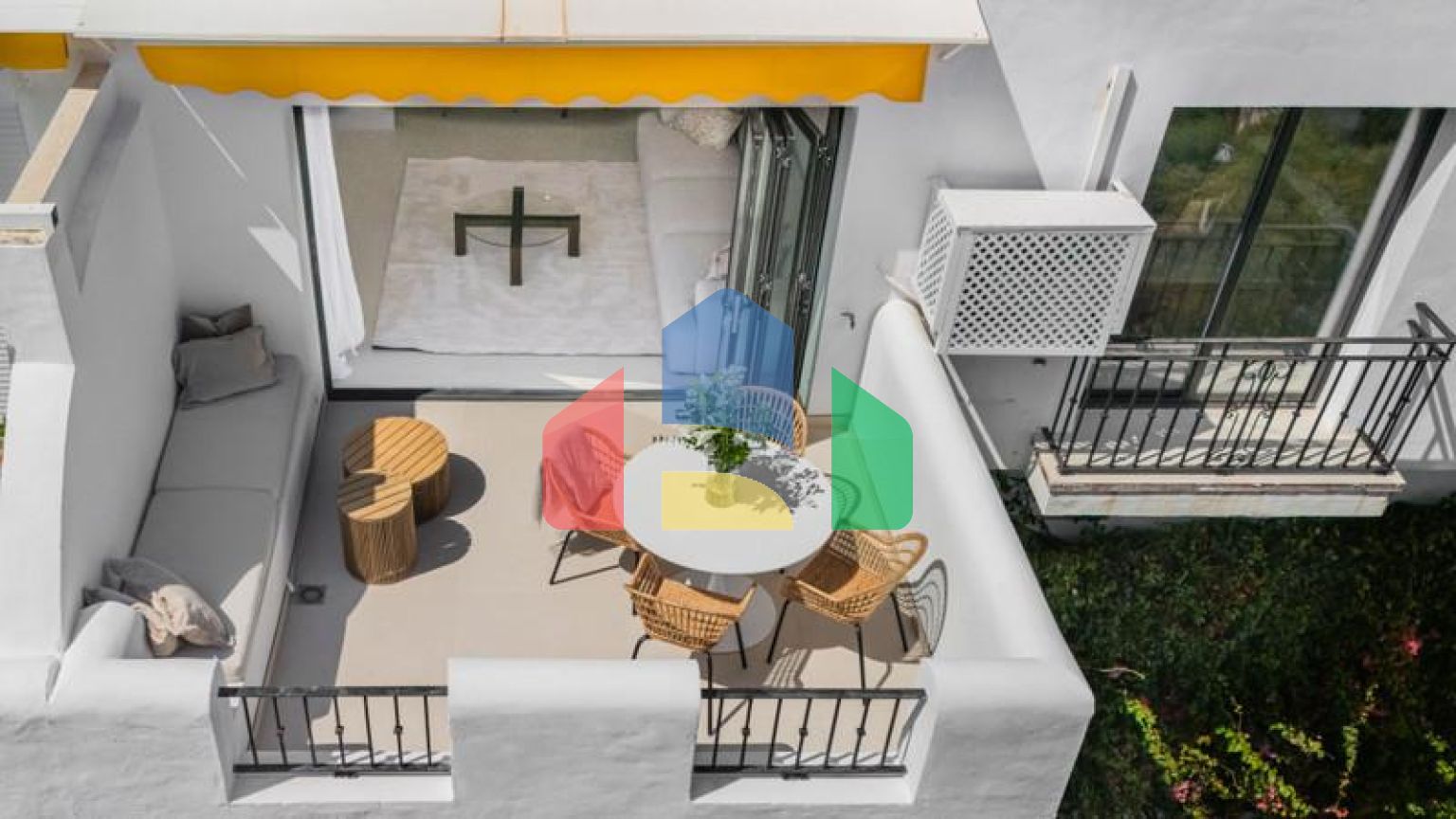 Апартаменты на среднем этаже в La Quinta