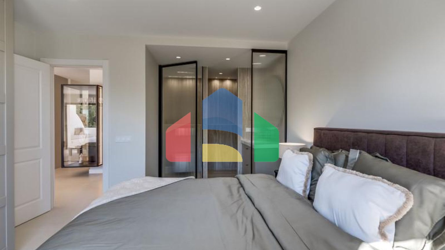 Апартаменты на среднем этаже в La Quinta