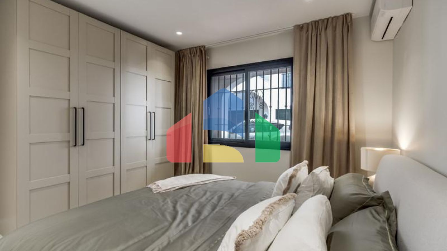 Апартаменты на среднем этаже в La Quinta