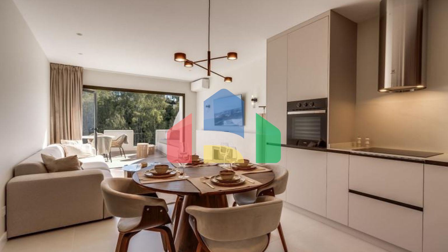 Апартаменты на среднем этаже в La Quinta