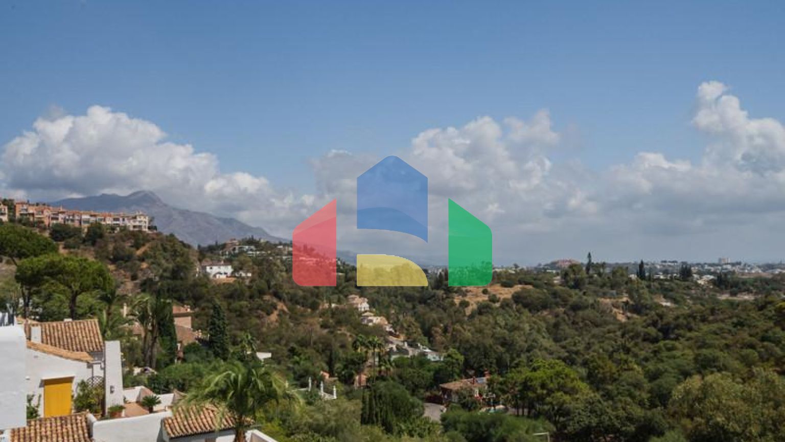 Апартаменты на среднем этаже в La Quinta