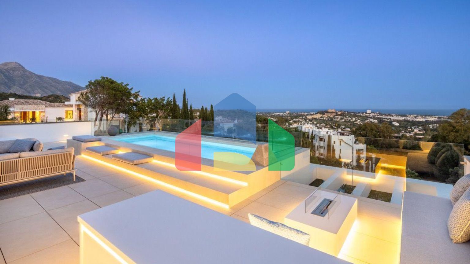 НЕВЕРОЯТНАЯ СОВРЕМЕННАЯ ВИЛЛА С Впечатляющими УДОБСТВАМИ В ЛА-КИНТЕ