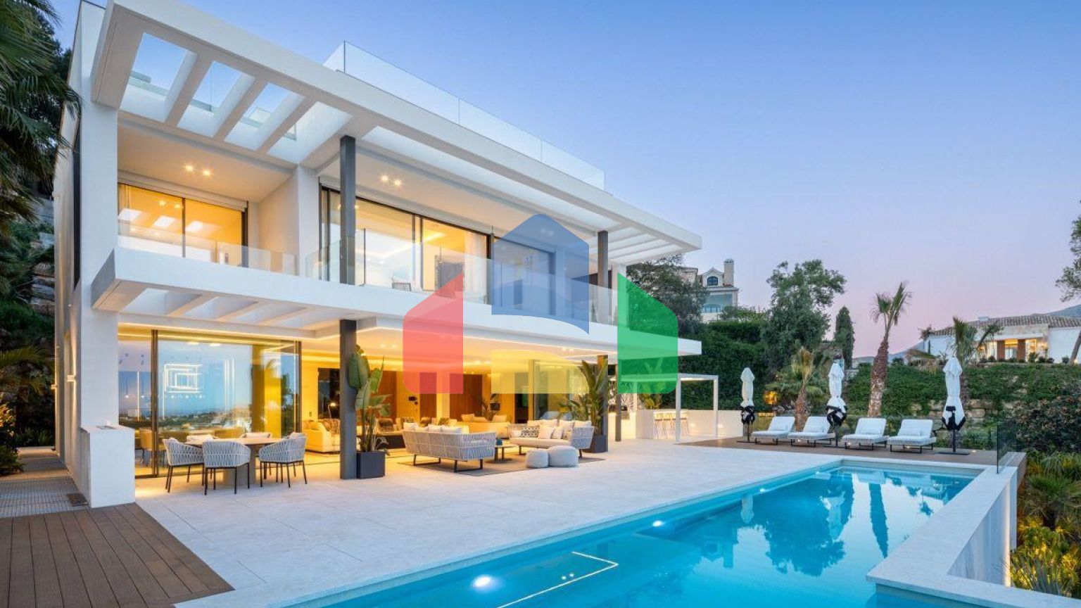 НЕВЕРОЯТНАЯ СОВРЕМЕННАЯ ВИЛЛА С Впечатляющими УДОБСТВАМИ В ЛА-КИНТЕ