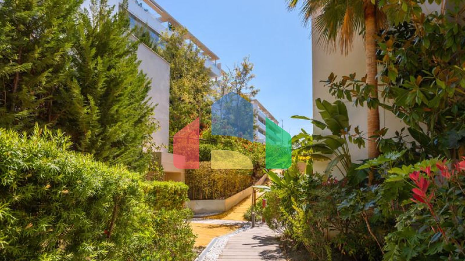 Апартаменты на среднем этаже на продажу в Бенахависе