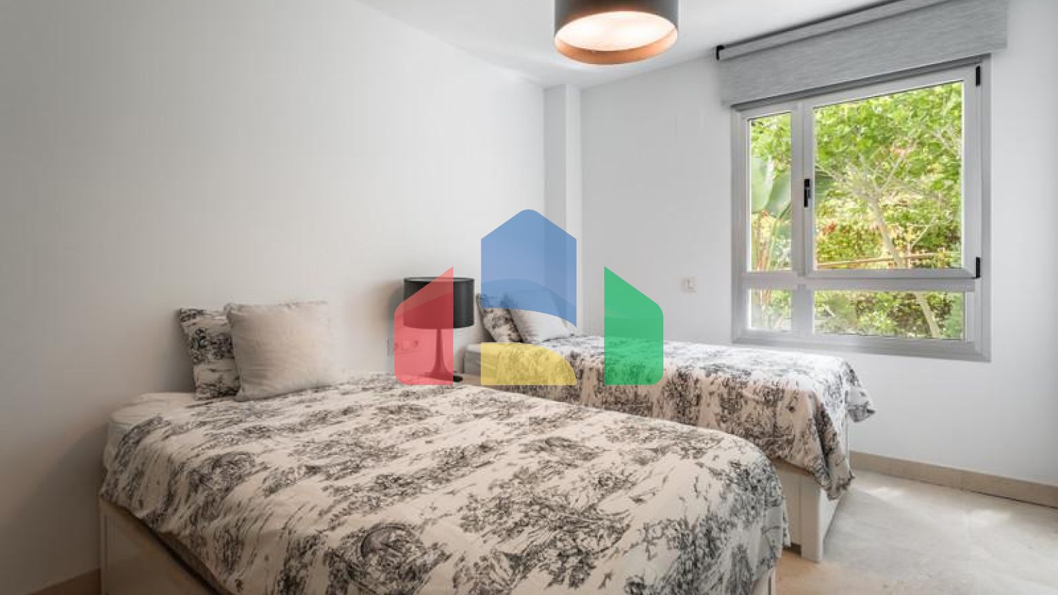 Апартаменты на среднем этаже на продажу в Бенахависе