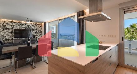 Апартаменты на среднем этаже на продажу в Бенахависе