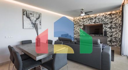 Апартаменты на среднем этаже на продажу в Бенахависе