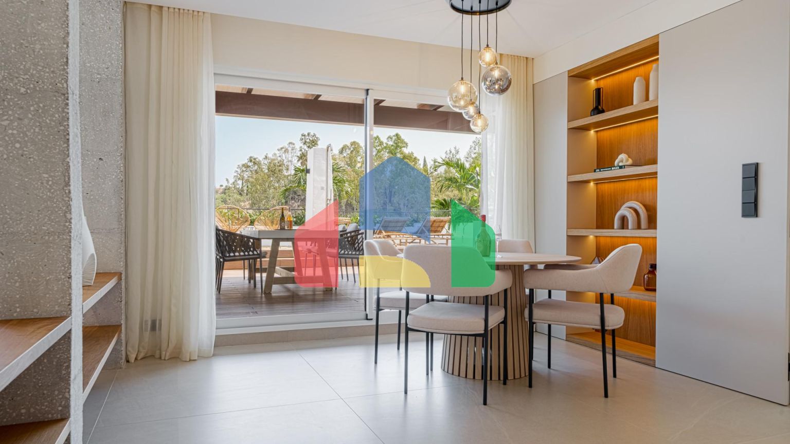 Потрясающие апартаменты с видом на море