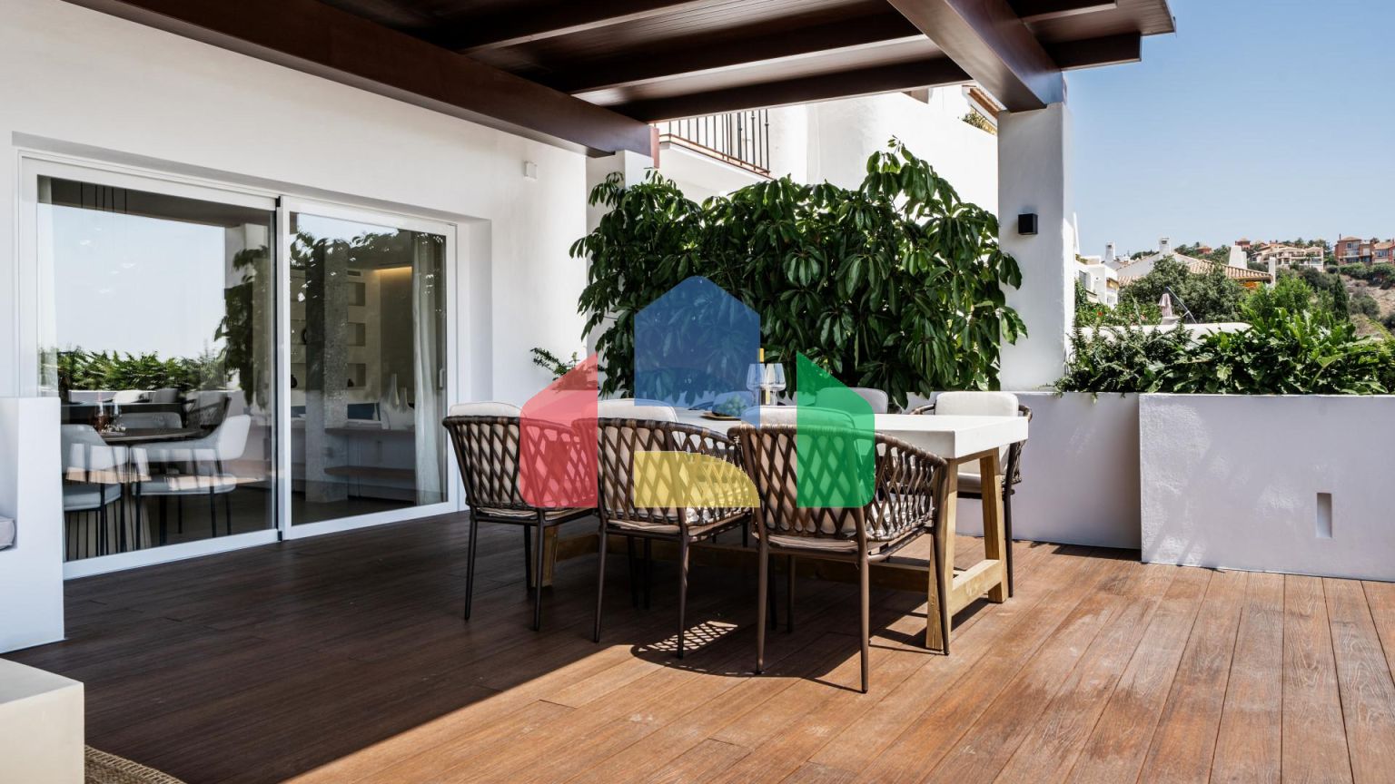 Потрясающие апартаменты с видом на море