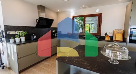 Вилла с панорамным видом на море и горы в Монте-Майор, Бенахавис