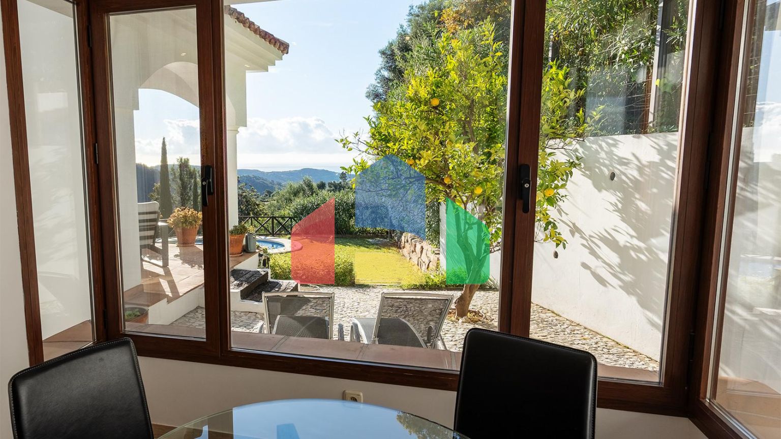 Вилла с панорамным видом на море и горы в Монте-Майор, Бенахавис