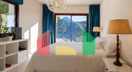 Вилла с панорамным видом на море и горы в Монте-Майор, Бенахавис