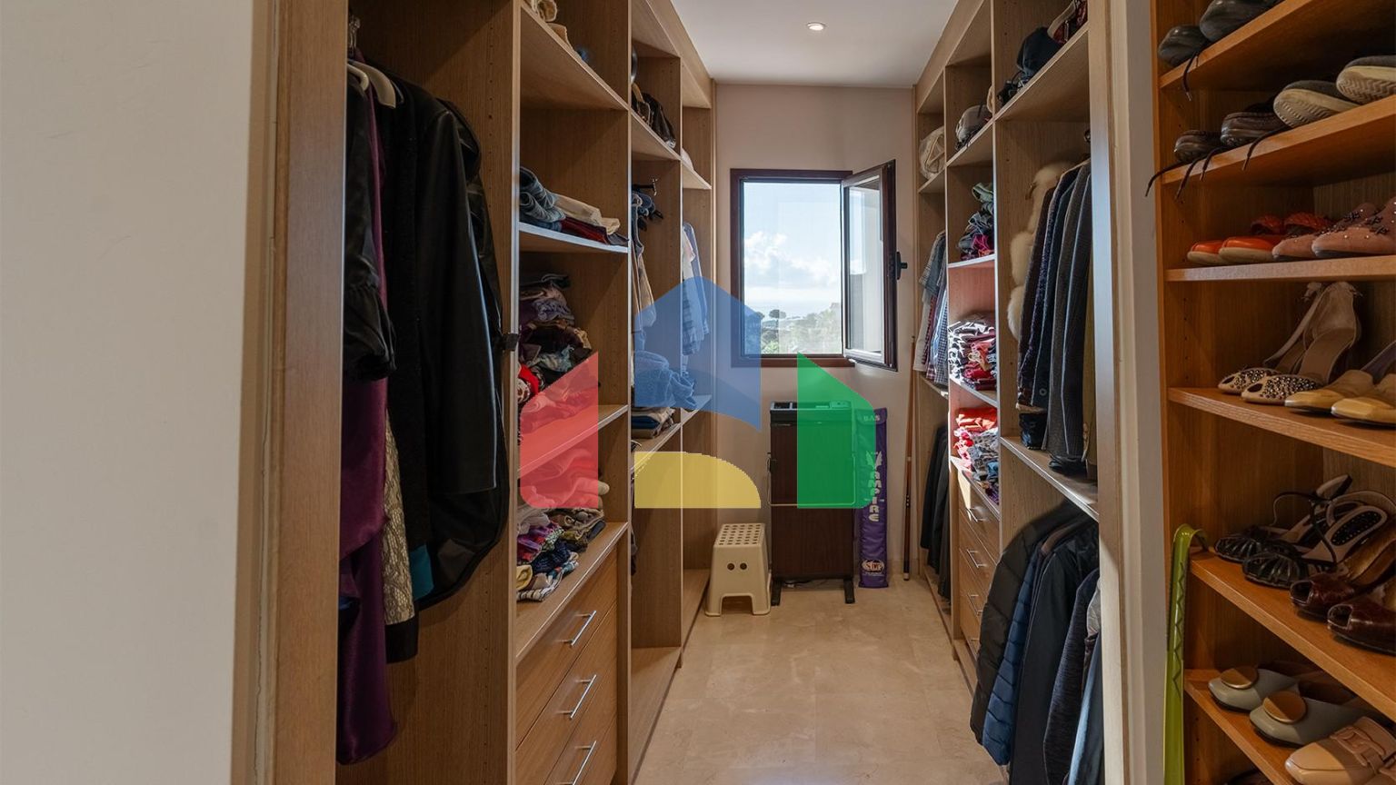 Вилла с панорамным видом на море и горы в Монте-Майор, Бенахавис