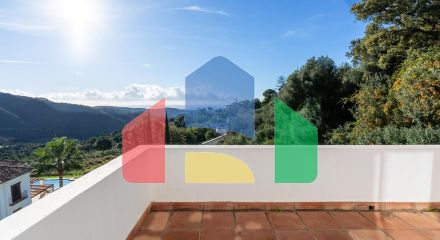 Вилла с панорамным видом на море и горы в Монте-Майор, Бенахавис