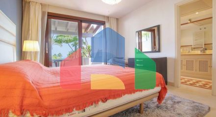 Таунхаус на продажу в Бенахависе