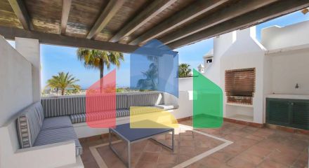 Таунхаус на продажу в Бенахависе