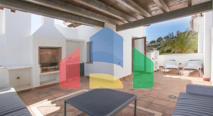 Таунхаус на продажу в Бенахависе