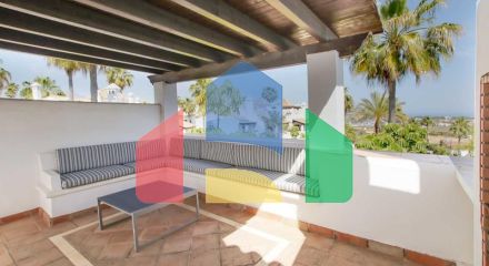 Таунхаус на продажу в Бенахависе