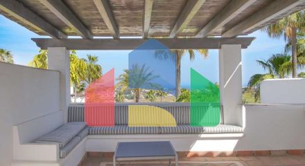 Таунхаус на продажу в Бенахависе