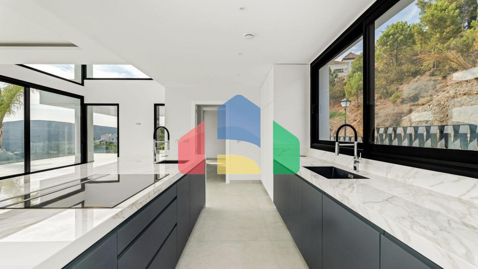 Роскошная новая модерн вилла в Марбелье