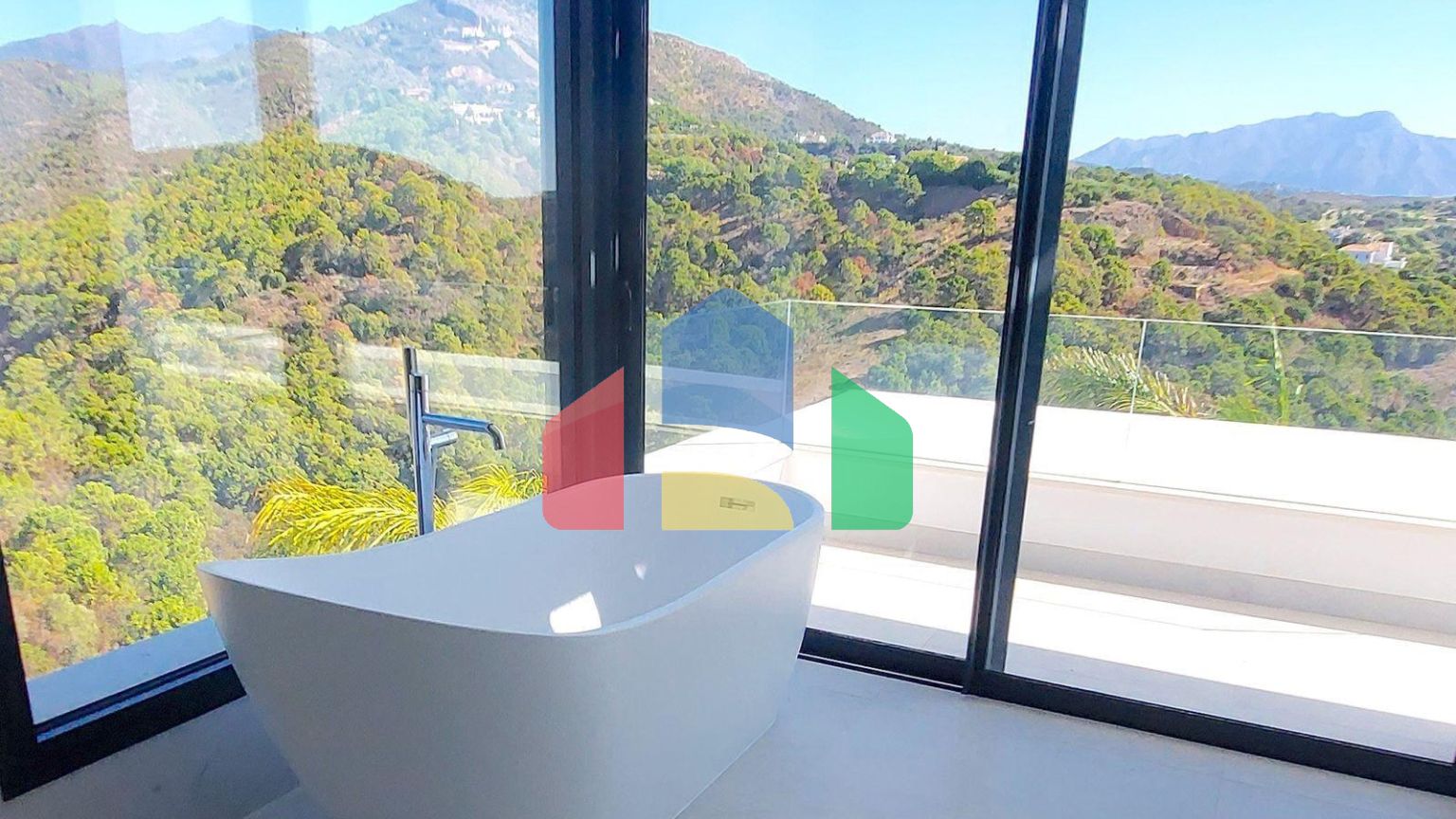 Роскошная новая модерн вилла в Марбелье