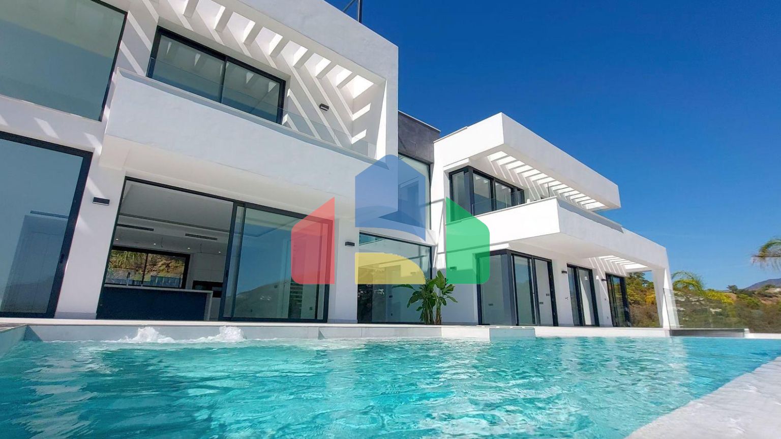 Роскошная новая модерн вилла в Марбелье