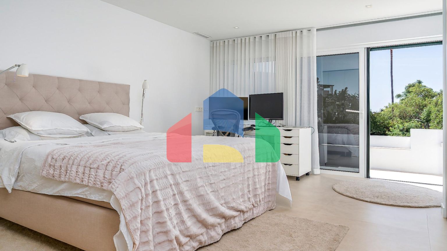 Элегантный  таунхаус с 4 спальнями в Сан-Педро, Марбелья