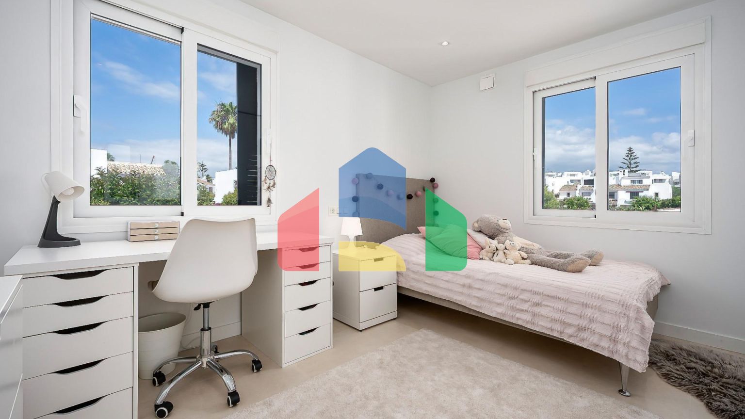 Элегантный  таунхаус с 4 спальнями в Сан-Педро, Марбелья