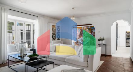 Потрясающая 4-местная вилла в El Madroñal’s Premier Gated Community