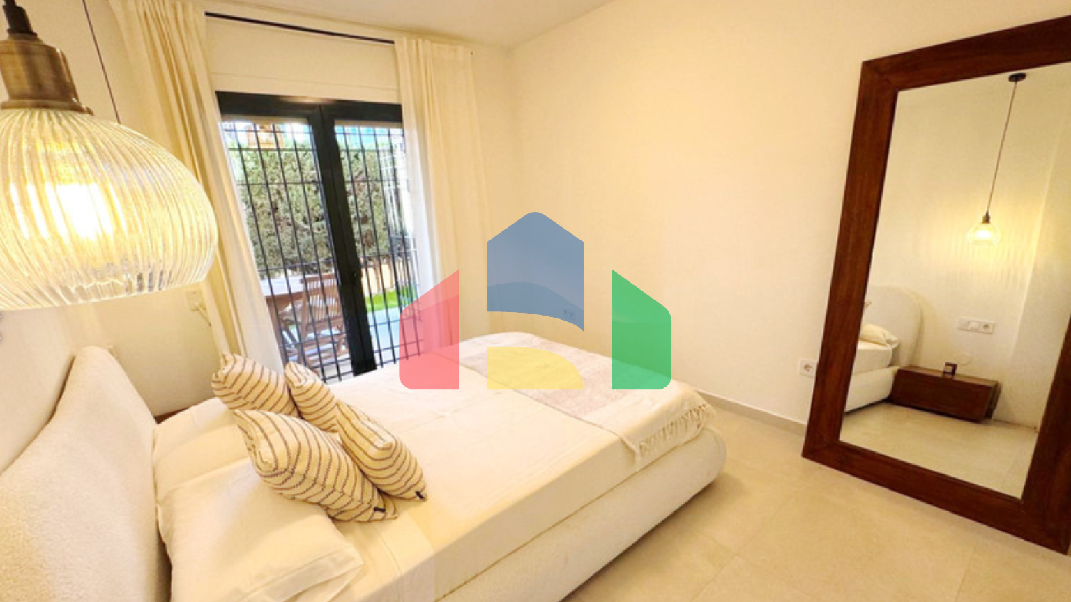 Просторная квартира с 2 спальнями в Сан-Педро-де-Алькантаре, Марбелья.