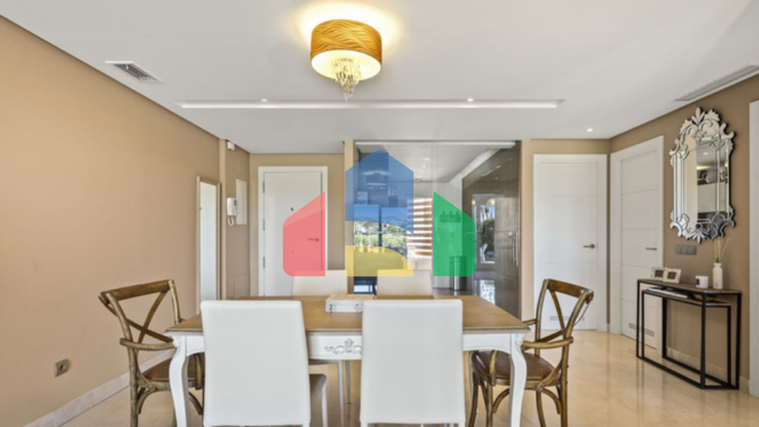 Элегантная квартира с садом, террасой и видом на поле для гольфа