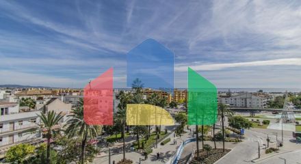 Просторный пентхаус с видом на море в центре Сан-Педро-де-Алькантара